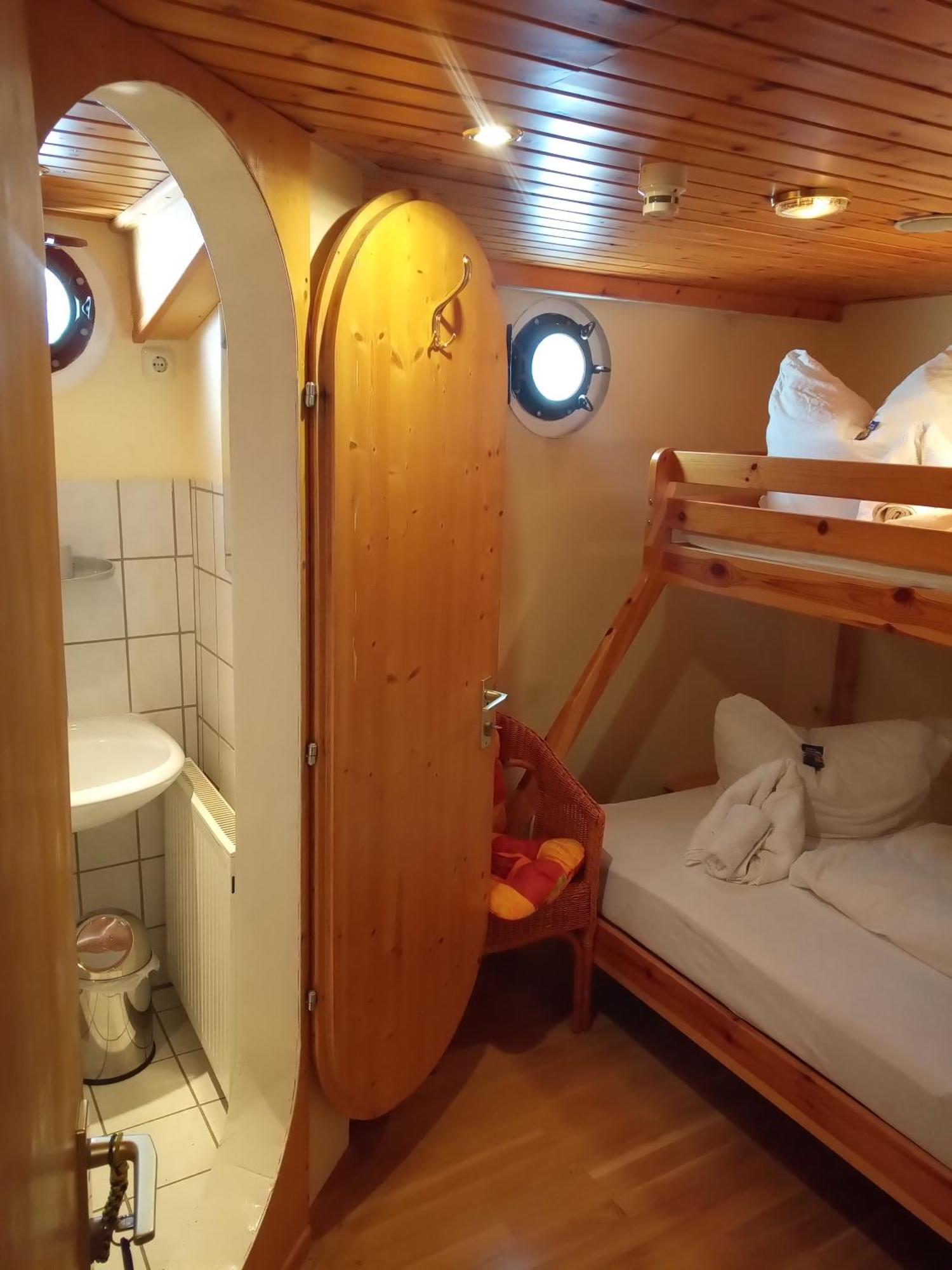 ברמן Kuestenmotorschiff Aventura מראה חיצוני תמונה